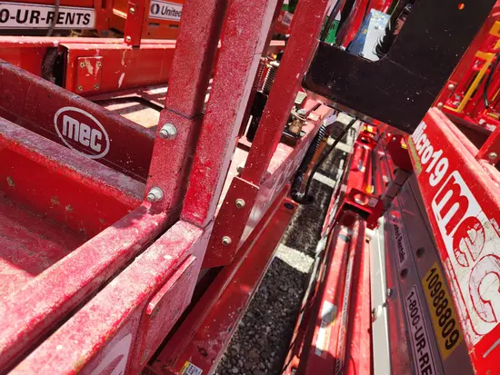 2019 MEC 1330SE Scissor Lift