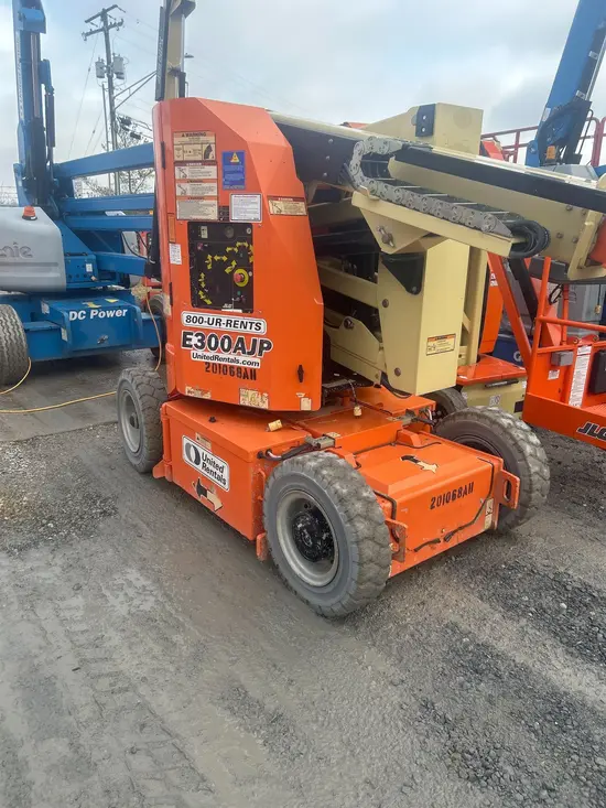 2018 JLG E300AJP Articulating Boom Lift