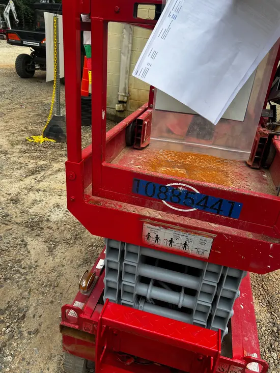 2019 MEC MICRO 19 Scissor Lift
