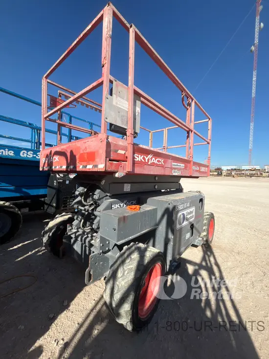 2017 Skyjack SJ6832RT Rough Terrain Scissor Lift