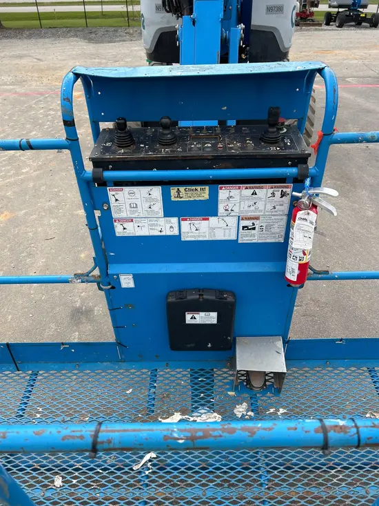 2016 Genie Z-60/37FE Articulating Boom Lift