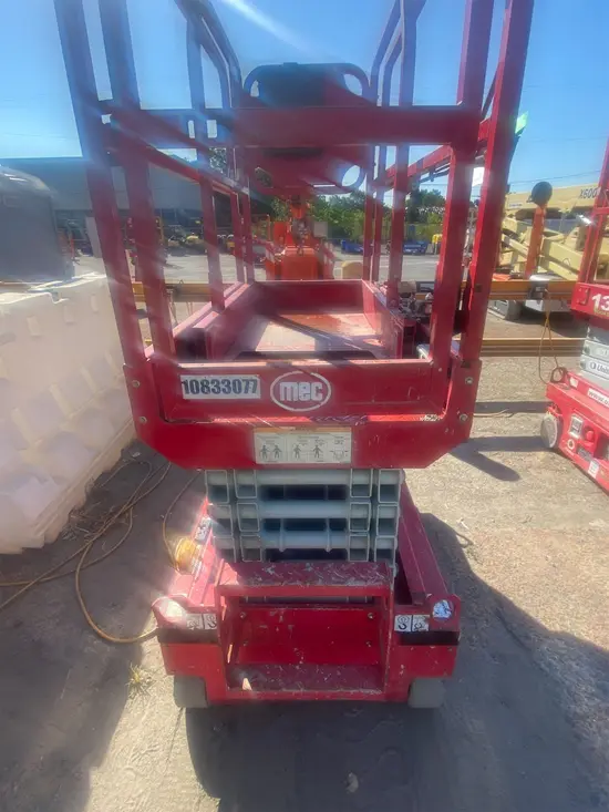 2018 MEC MICRO 19 Scissor Lift