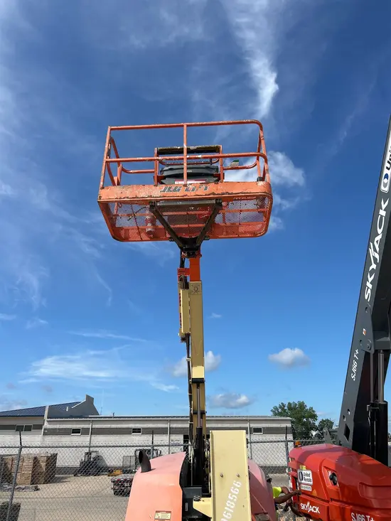 2017 JLG 450AJ Articulating Boom Lift