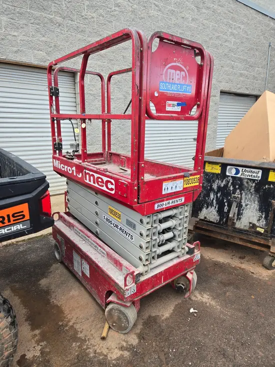2018 MEC MICRO 19 Scissor Lift