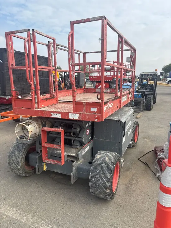 2017 Skyjack SJ6826RT Rough Terrain Scissor Lift