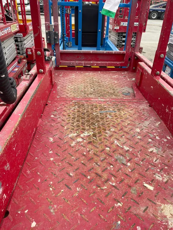 2018 MEC MICRO 19 Scissor Lift