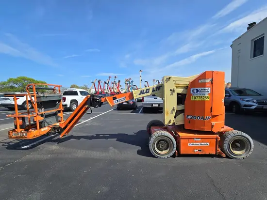 2018 JLG E300AJP Articulating Boom Lift