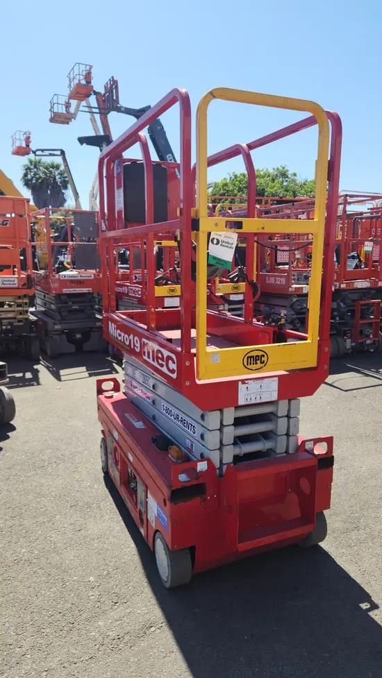 2021 MEC MICRO 19 Scissor Lift