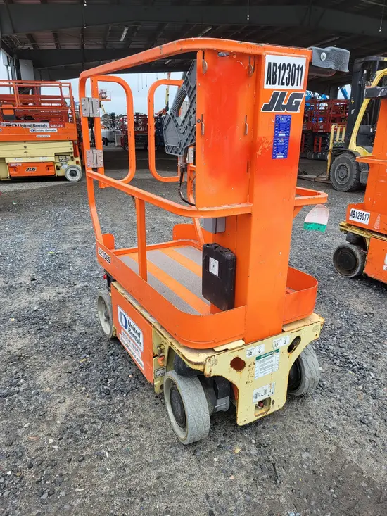 2019 JLG 1230ES Self-Propelled One-Person Lift