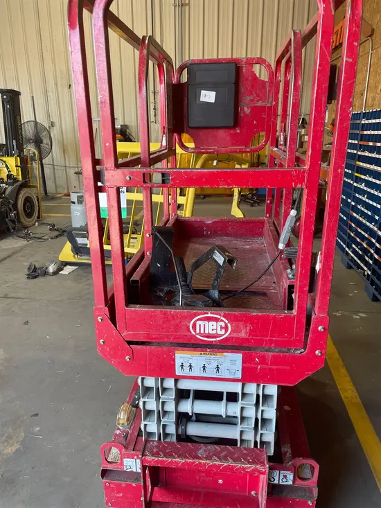 2018 MEC 1330SE Scissor Lift