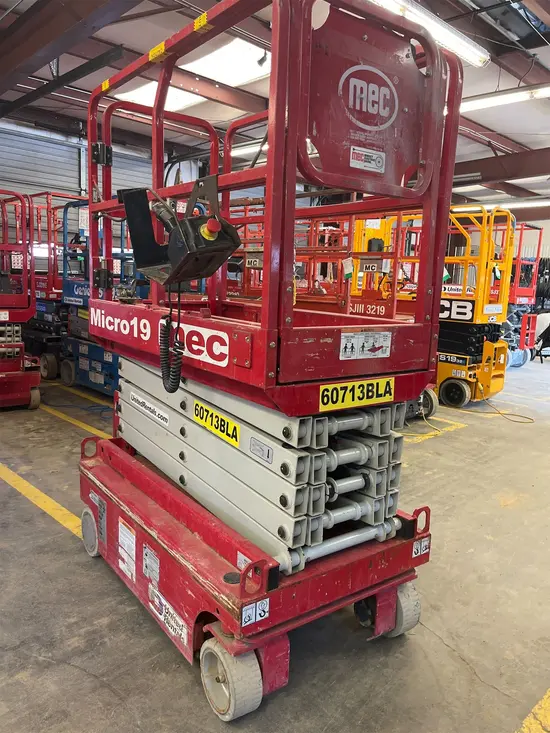 2018 MEC MICRO 19 Scissor Lift