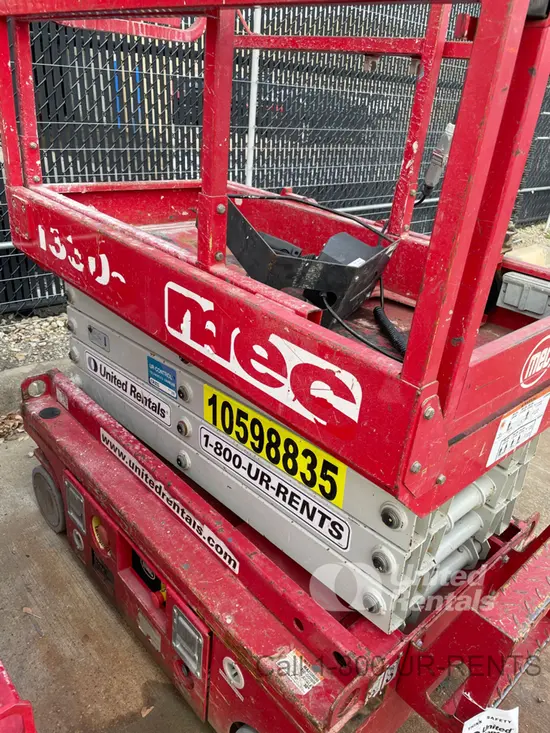 2017 MEC 1330SE Scissor Lift
