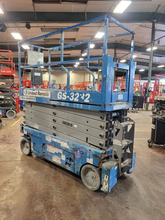 2017 Genie GS-3232 Scissor Lift