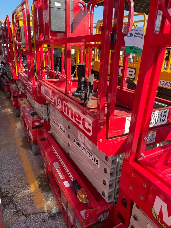 2019 MEC MICRO 19 Scissor Lift