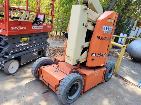 2015 JLG E300AJP Articulating Boom Lift