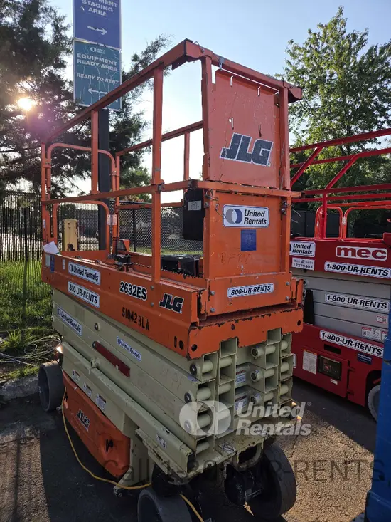 2017 JLG 2632ES Scissor Lift