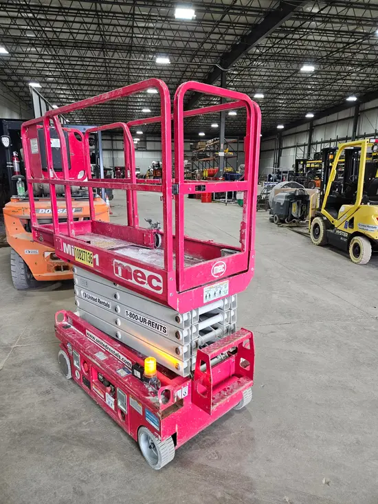 2018 MEC MICRO 19 Scissor Lift