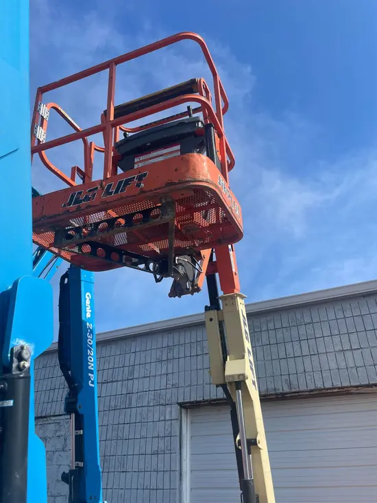 2018 JLG E300AJP Articulating Boom Lift