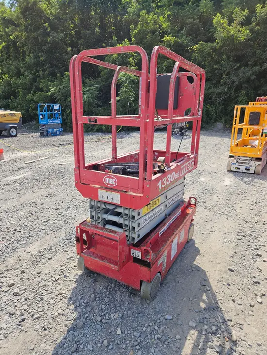 2019 MEC 1330SE Scissor Lift
