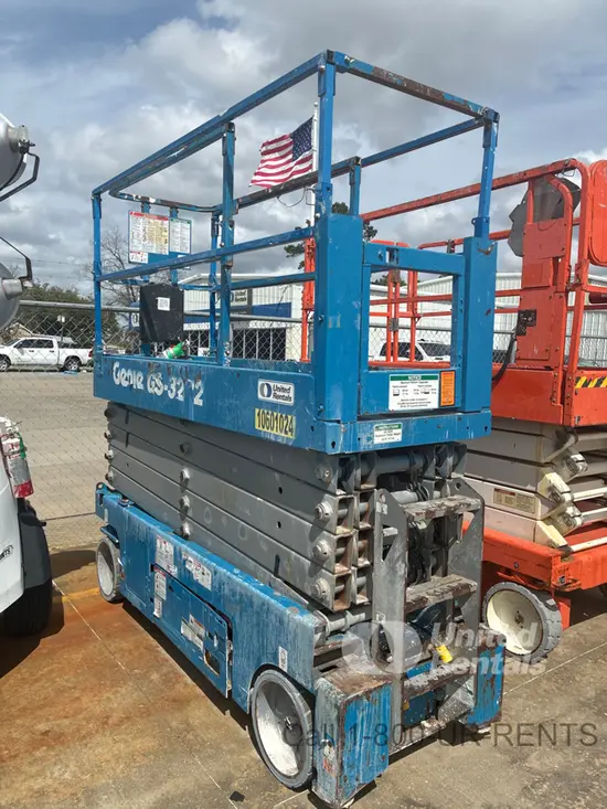 2017 Genie GS-3232 Scissor Lift
