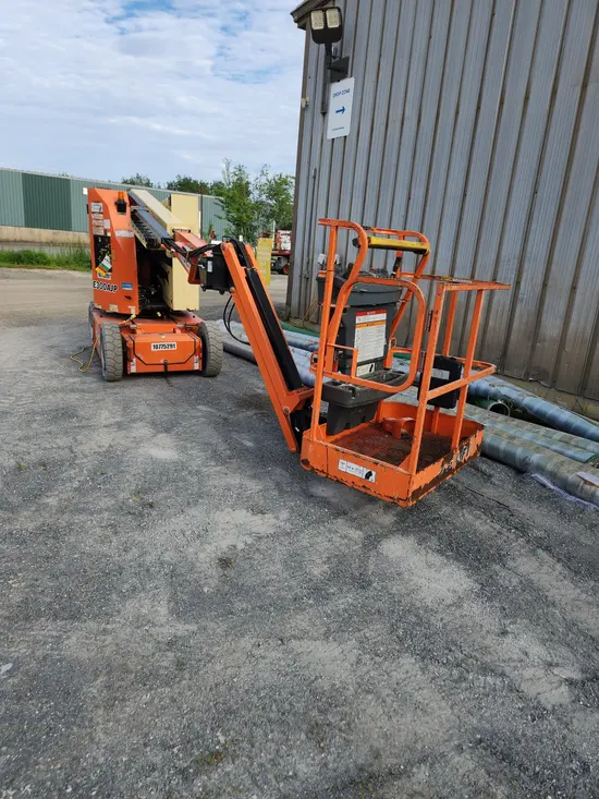 2018 JLG E300AJP Articulating Boom Lift