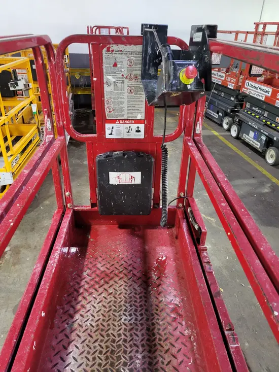 2018 MEC 1930SE Scissor Lift