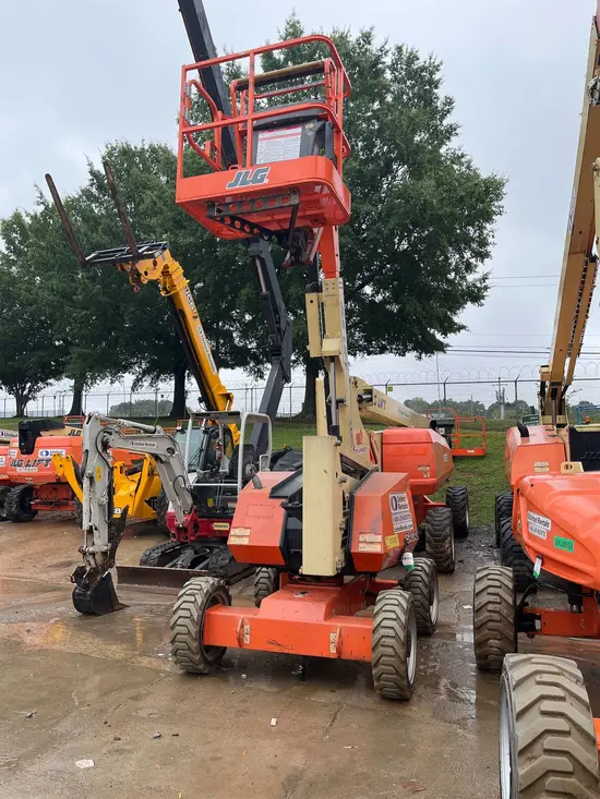 2018 JLG 340AJ Articulating Boom Lift