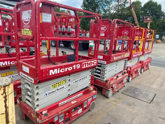 2018 MEC MICRO 19 Scissor Lift