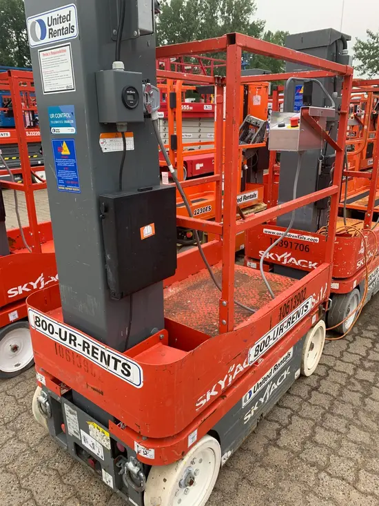 2017 Skyjack SJ12 Self-Propelled One-Person Lift