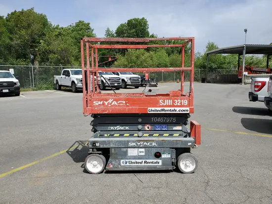 2016 Skyjack SJIII3219 Scissor Lift