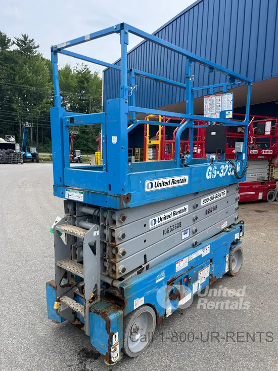 2017 Genie GS-3232 Scissor Lift