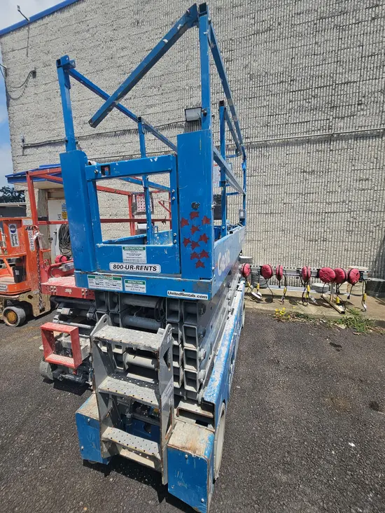 2017 Genie GS-3232 Scissor Lift