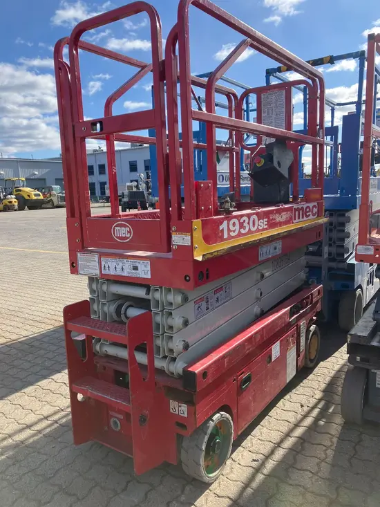2018 MEC 1930SE Scissor Lift