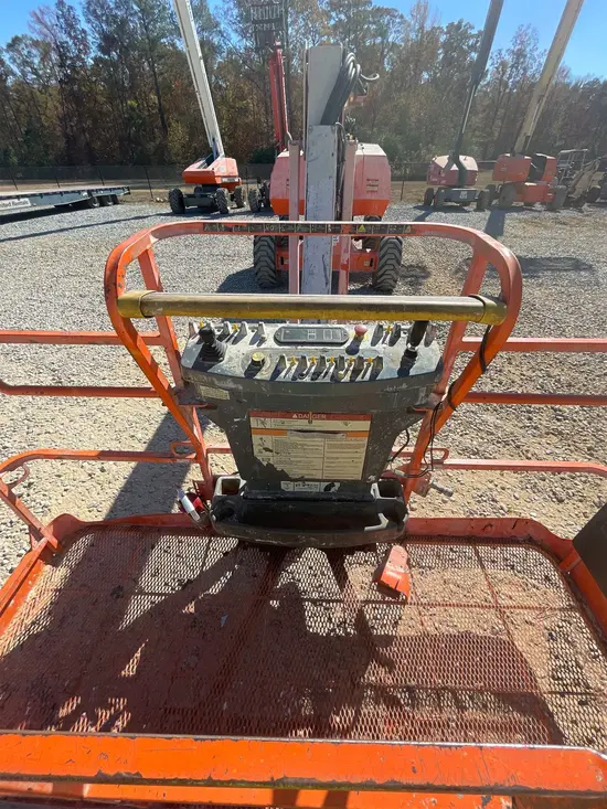 2018 JLG 800AJ Articulating Boom Lift