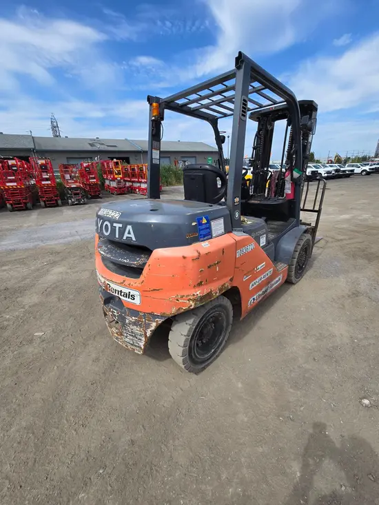 2018 Toyota 8FD35U Warehouse Forklift