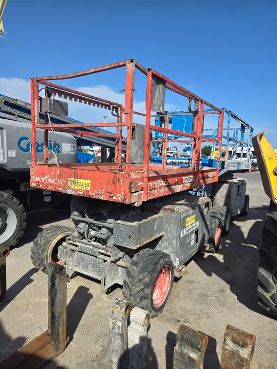2016 Skyjack SJ6826RT Rough Terrain Scissor Lift