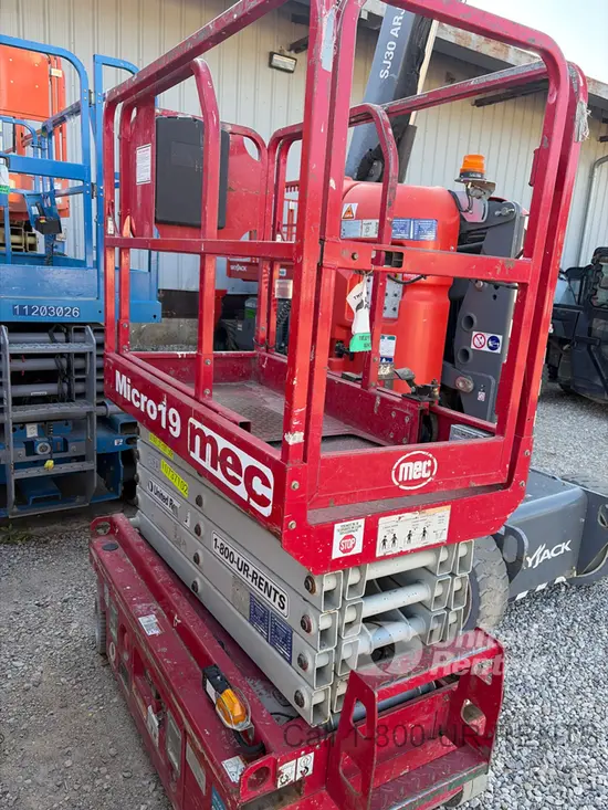 2018 MEC MICRO 19 Scissor Lift