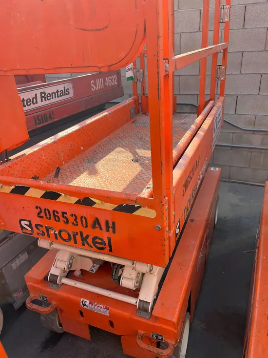 2018 Snorkel S3219E Scissor Lift