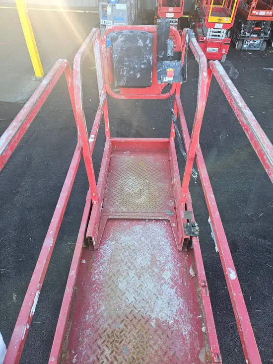 2019 MEC 1330SE Scissor Lift