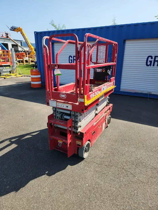 2018 MEC 1930SE Scissor Lift