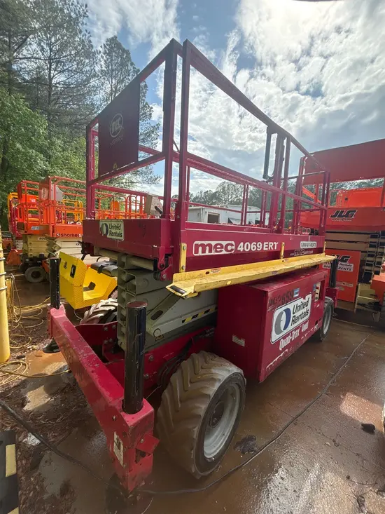 2016 MEC 4069ERT Scissor Lift