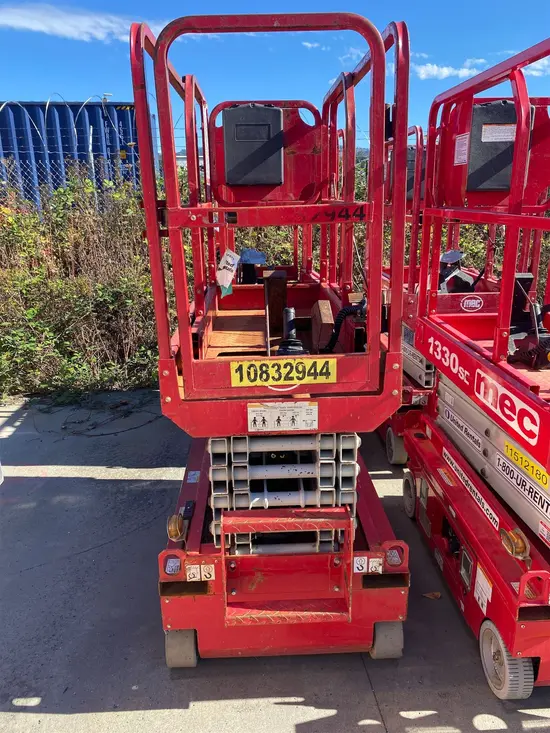 2018 MEC MICRO 19 Scissor Lift