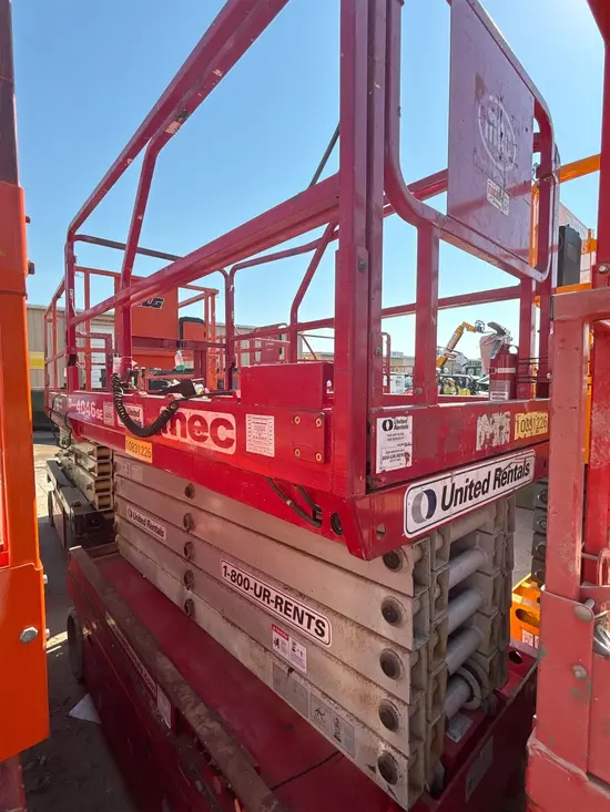 2018 MEC 4046SE Scissor Lift