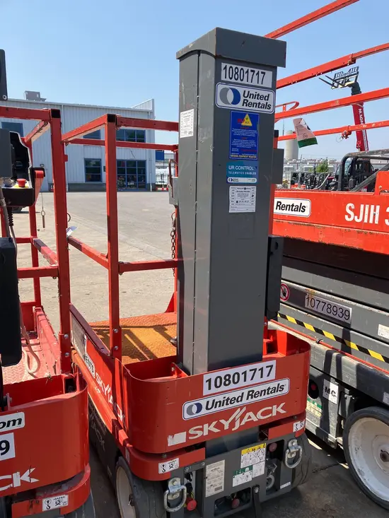 2018 Skyjack SJ12 Self-Propelled One-Person Lift