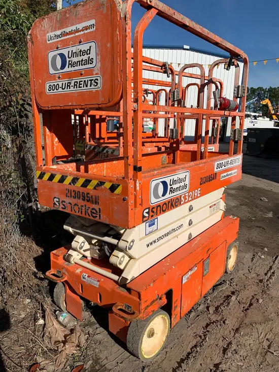 2018 Snorkel S3219E Scissor Lift