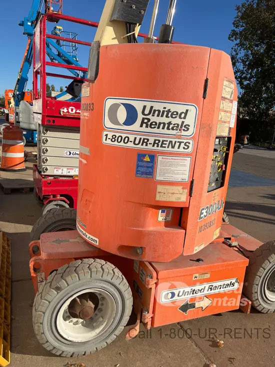 2015 JLG E300AJP Articulating Boom Lift