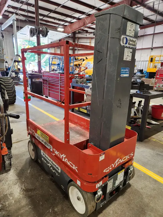 2018 Skyjack SJ12 Self-Propelled One-Person Lift