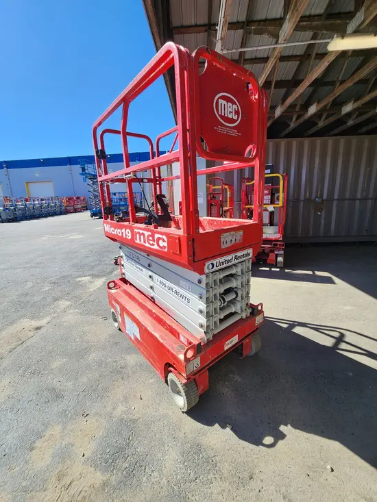 2018 MEC MICRO 19 Scissor Lift