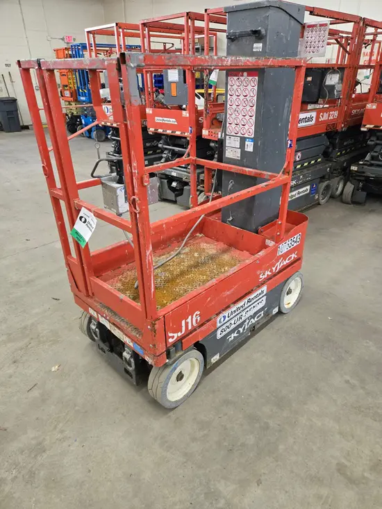 2018 Skyjack SJ16 Self-Propelled One-Person Lift