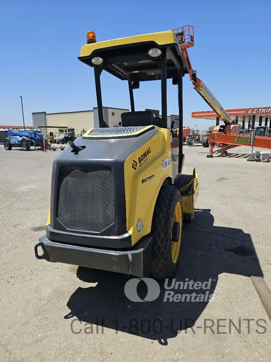 2021 BOMAG BW124DH-3 Single Drum Roller